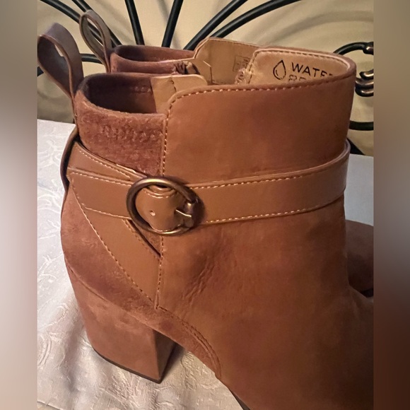 EUC VIONIC WATER REPELLENT SUEDE ANKLE BOOTS - Picture 5 of 11